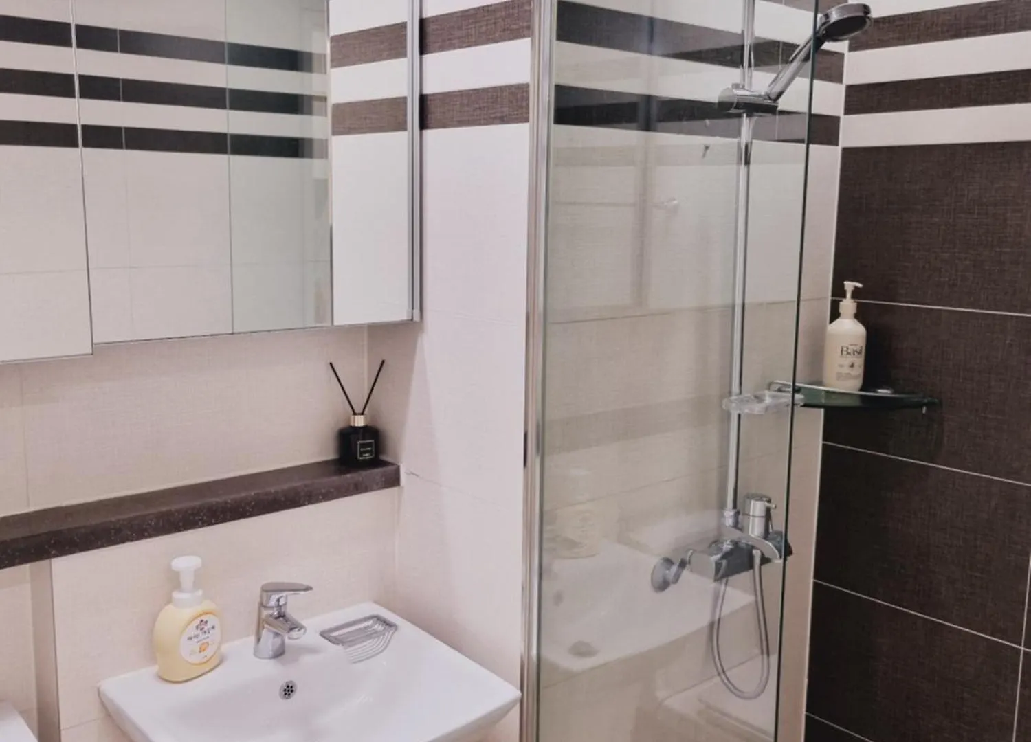 Apartment Emotional House - Night View, Full Options, One Bedroom Incheon
