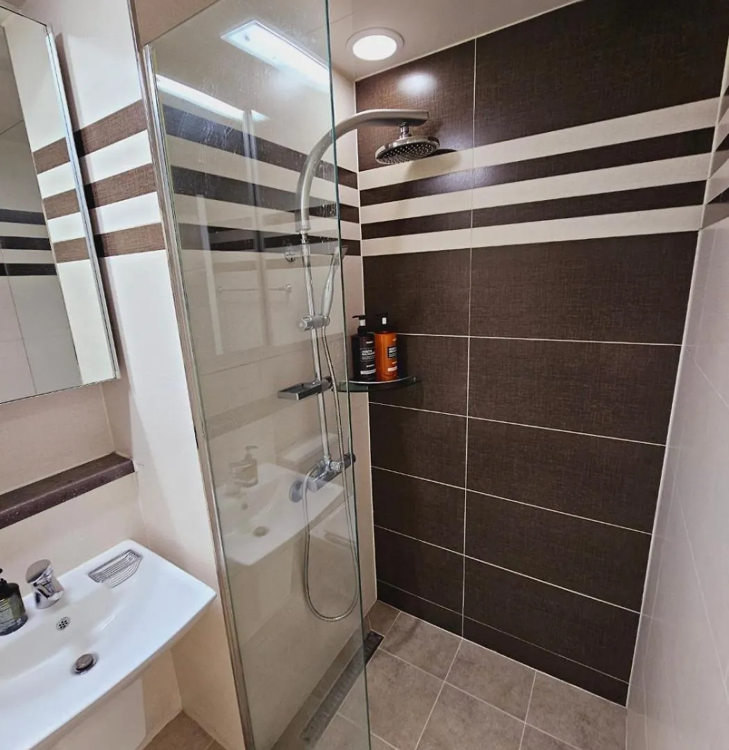 Emotional House - Night View, Full Options, One Bedroom Incheon 0*,
